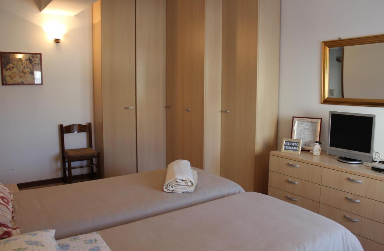 B. & B. Nabucco Bed & Breakfast Parma Bagian luar foto